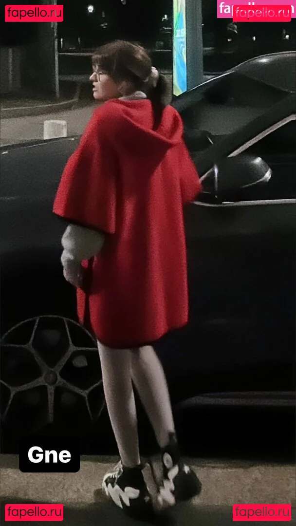 Aril's Chest Onlyfans Photo Gallery 