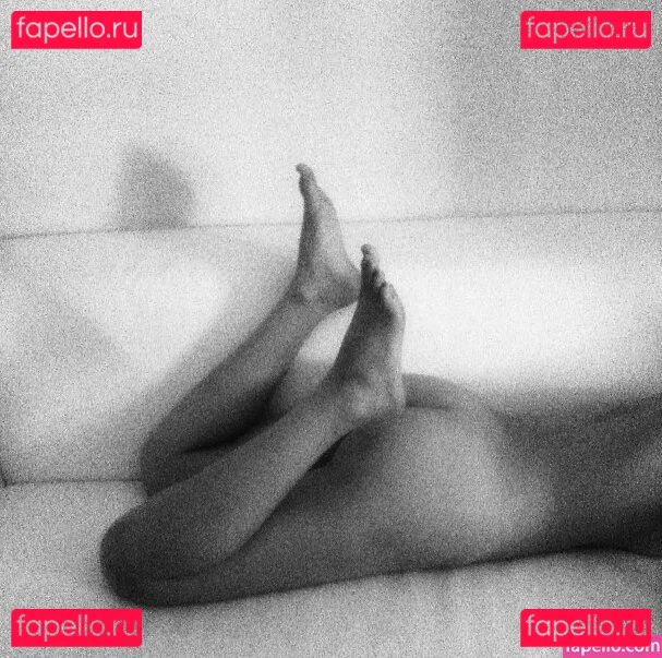 Aril's Chest Onlyfans Photo Gallery 