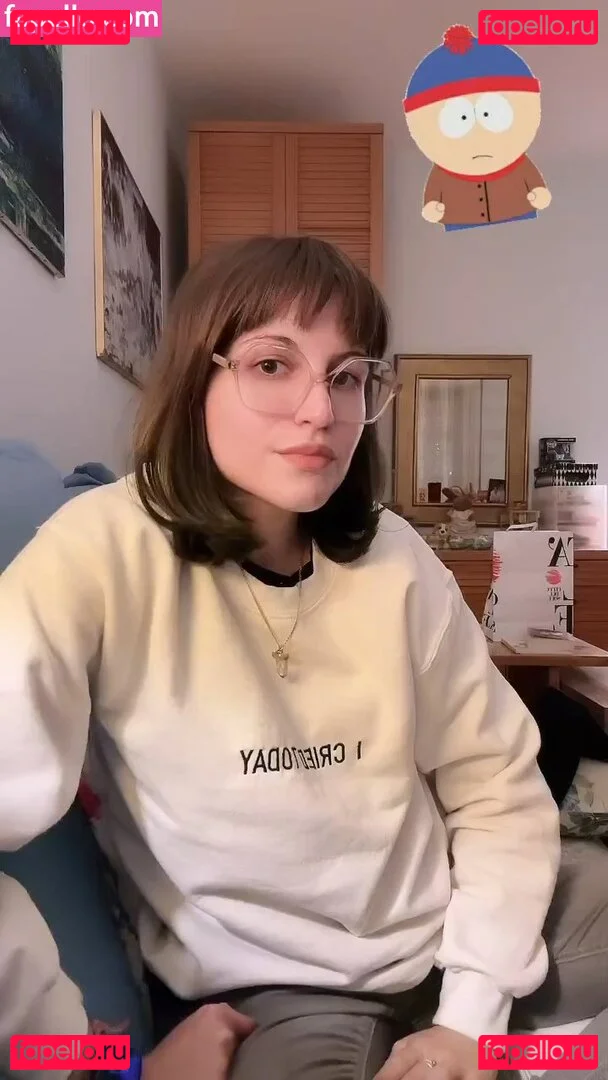 Aril's Chest Onlyfans Photo Gallery 