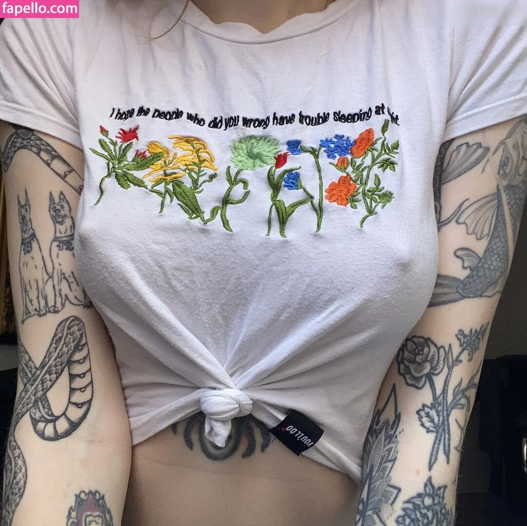 natnevv Onlyfans Photo Gallery 