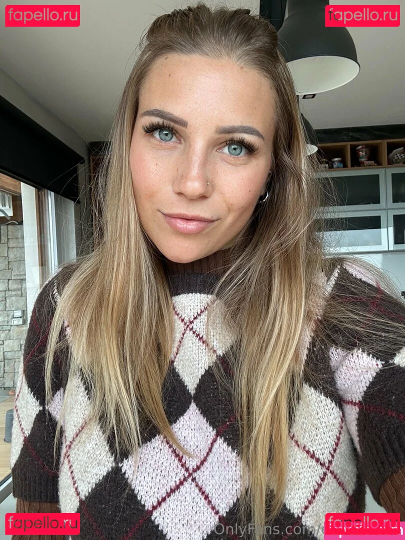 emmeback Onlyfans Photo Gallery 