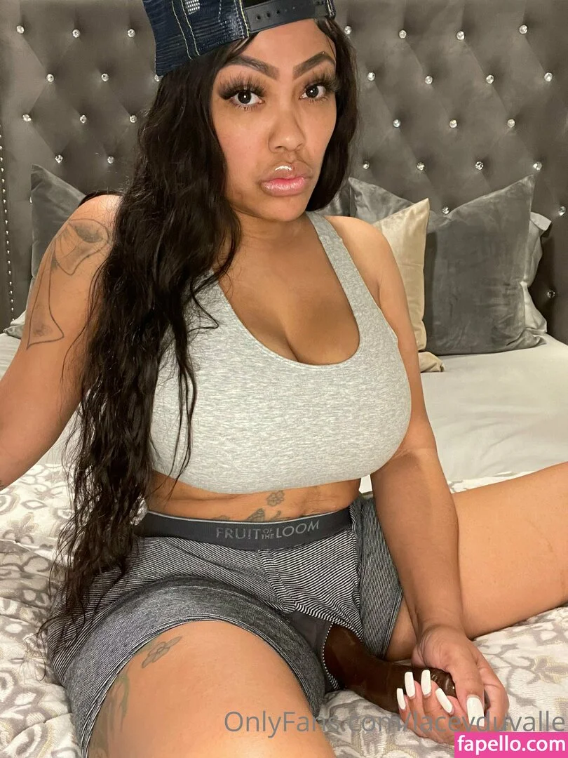LaceyDuvalle Onlyfans Photo Gallery 