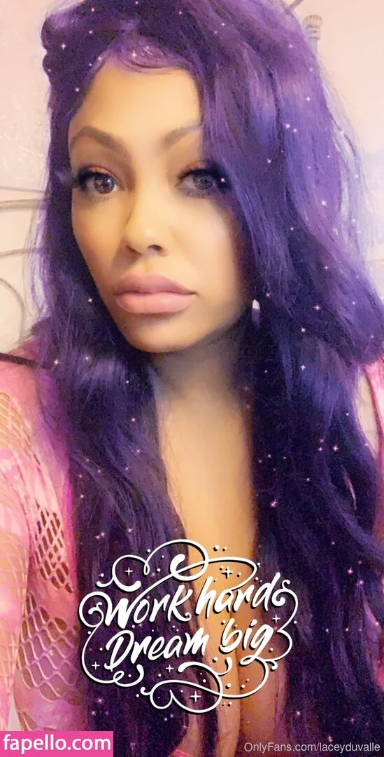 LaceyDuvalle Onlyfans Photo Gallery 