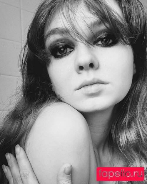 lyrictiana Onlyfans Photo Gallery 