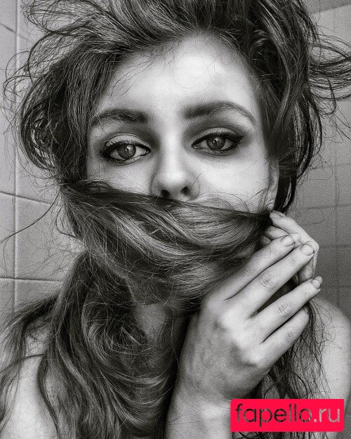 lyrictiana Onlyfans Photo Gallery 