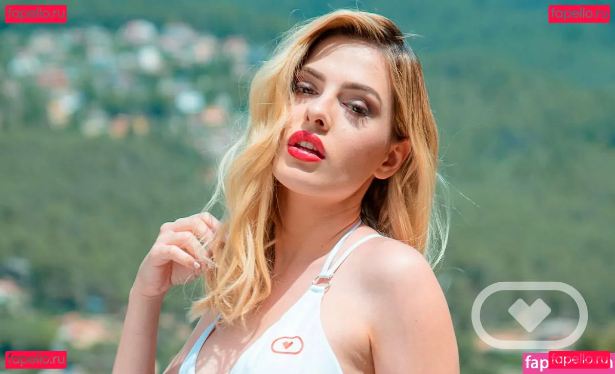 minivamp Onlyfans Photo Gallery 