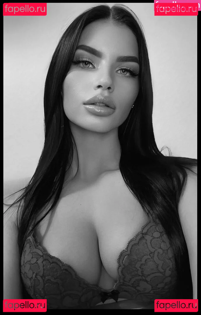 Angelique.vx Onlyfans Photo Gallery 