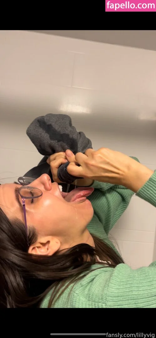 LillyVig Onlyfans Photo Gallery 