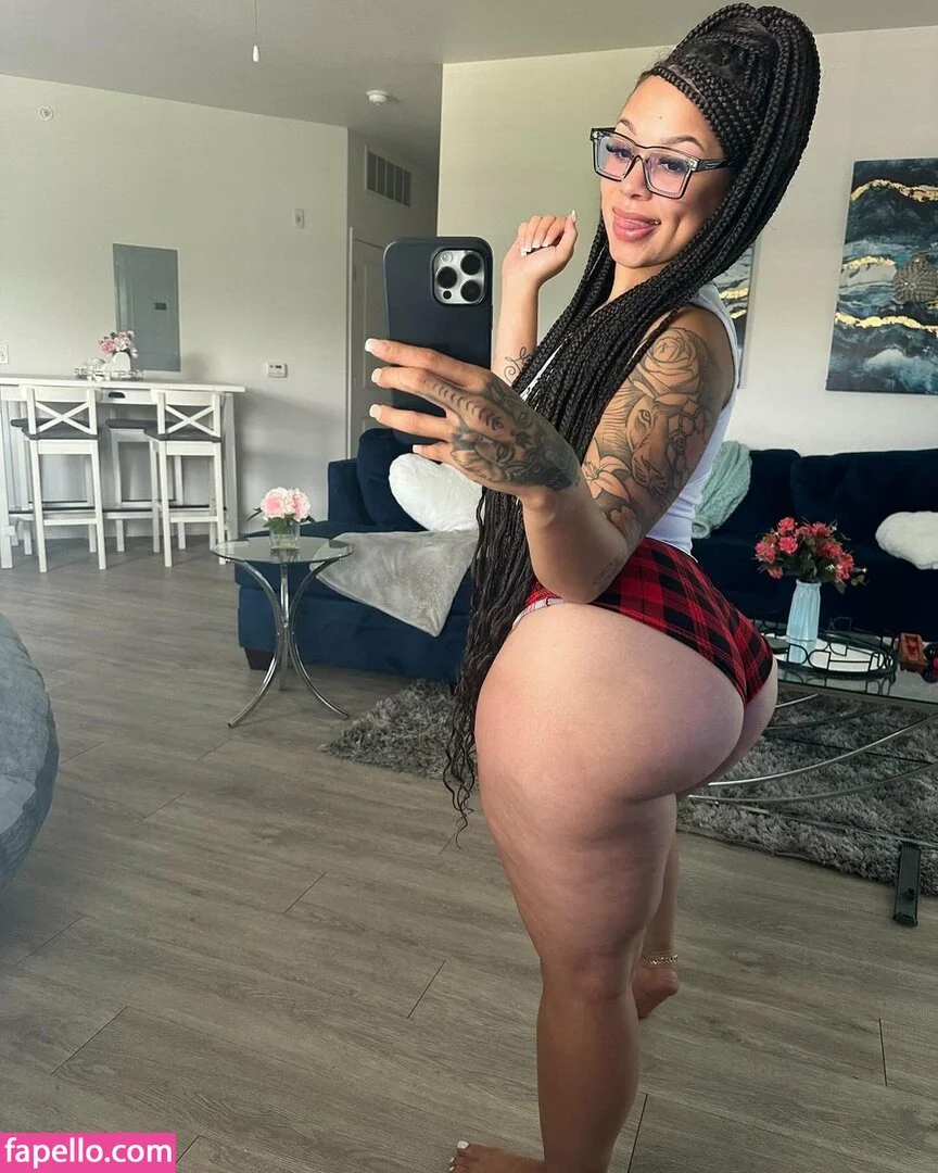 LightSkin Onlyfans Photo Gallery 