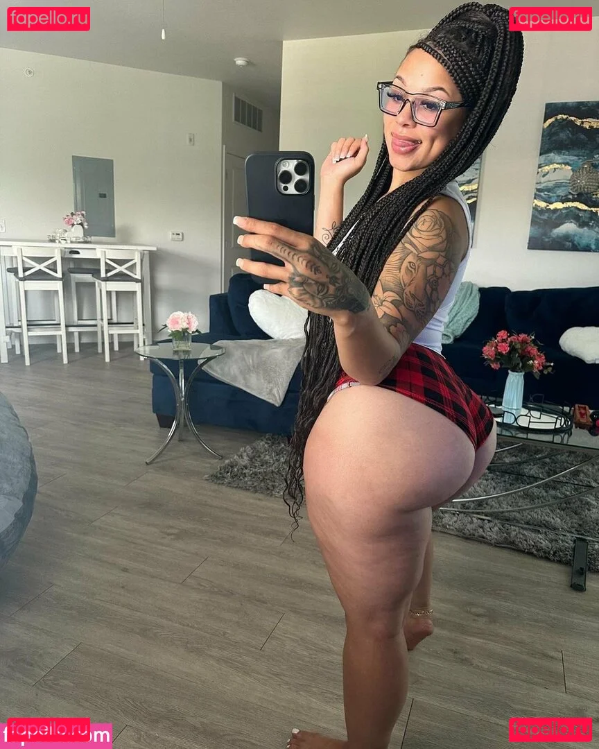 LightSkin Onlyfans Photo Gallery 