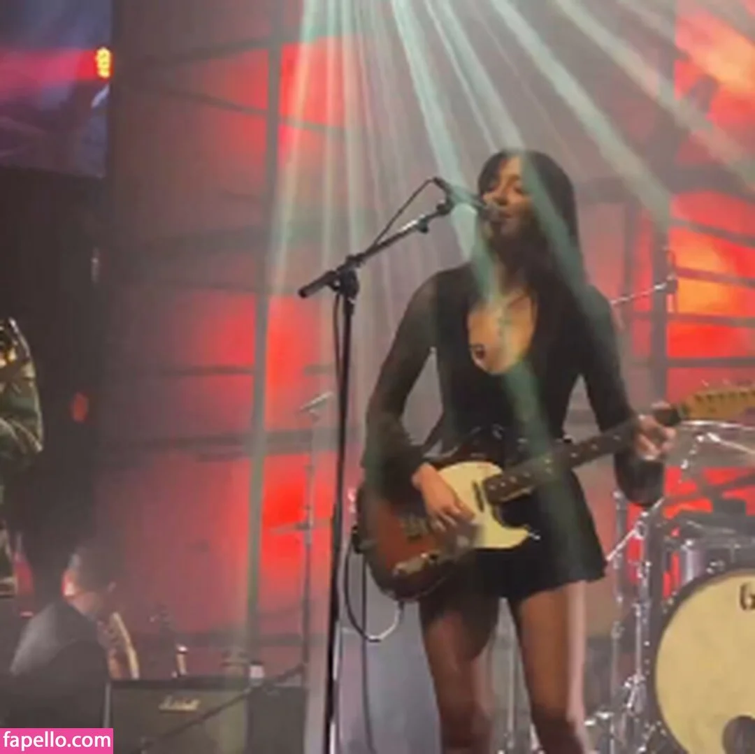 Lia Metcalfe Onlyfans Photo Gallery 