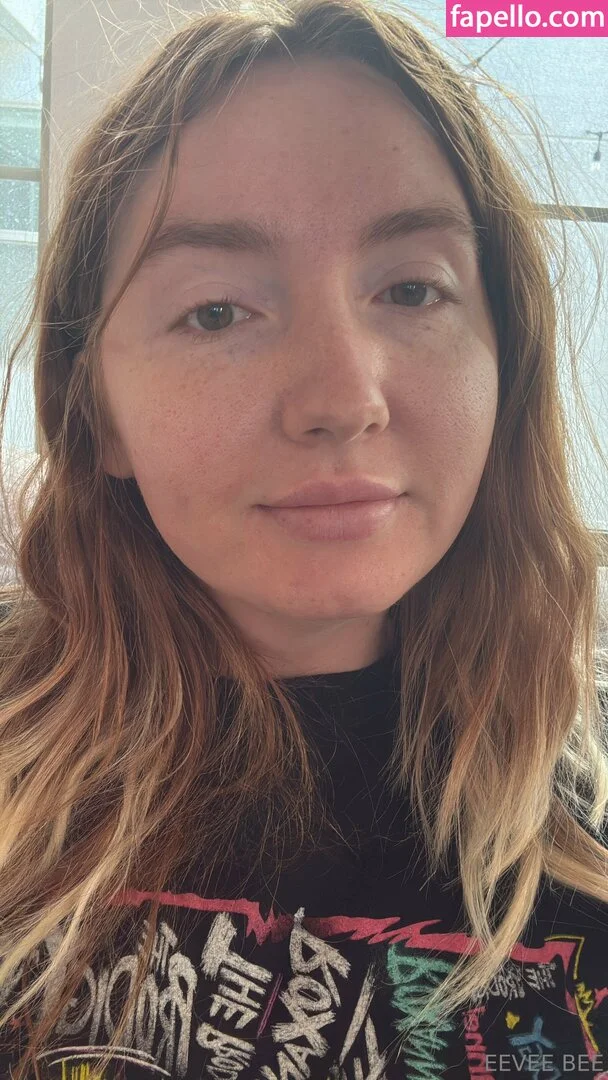 Eevee Bee Onlyfans Photo Gallery 
