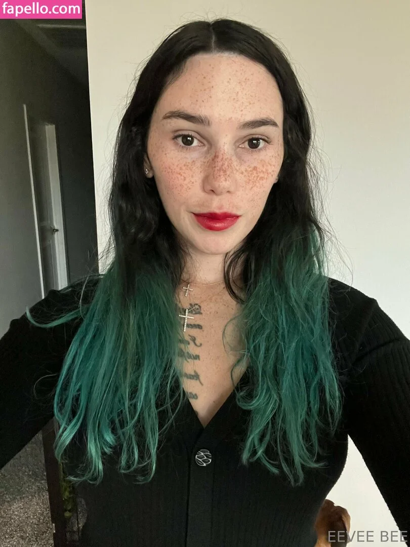 Eevee Bee Onlyfans Photo Gallery 