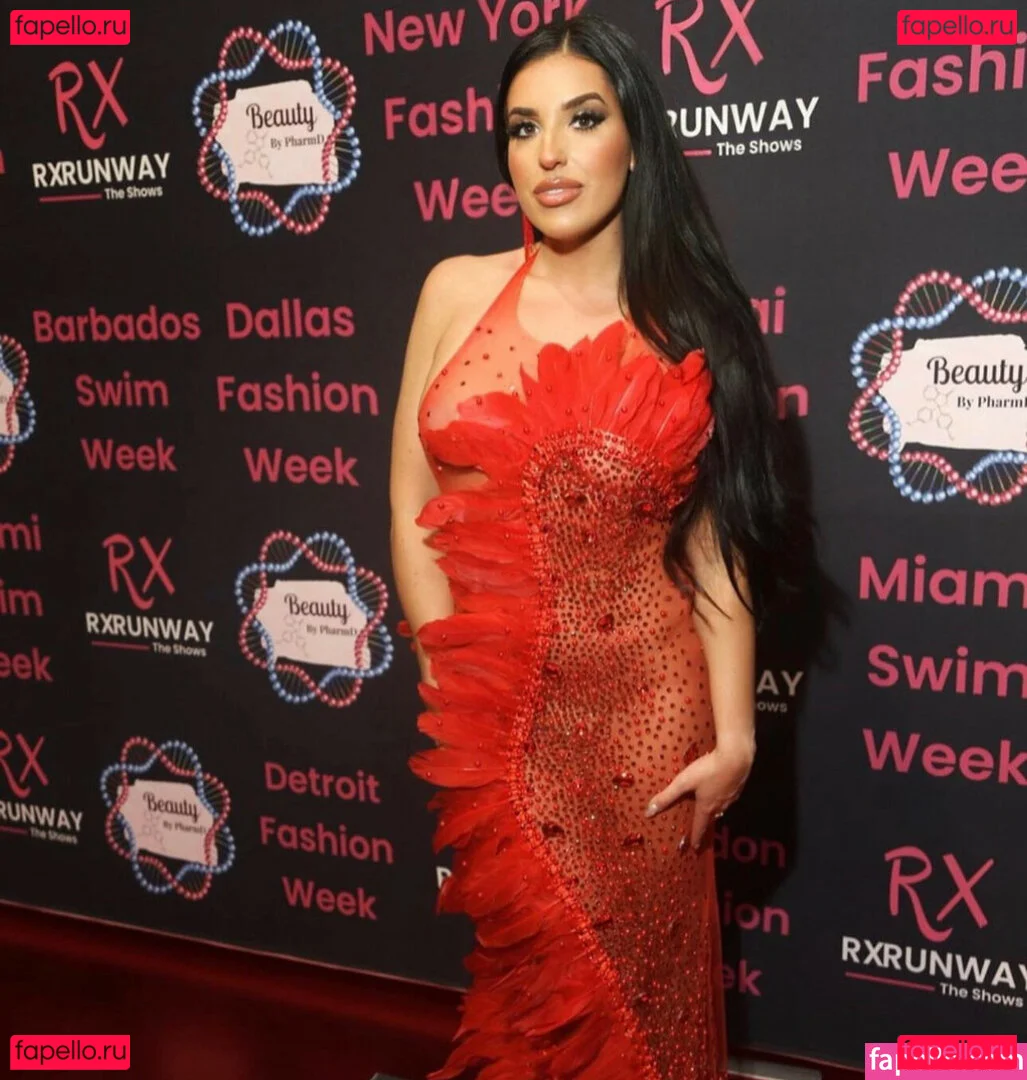 Amanda Chilelli Onlyfans Photo Gallery 