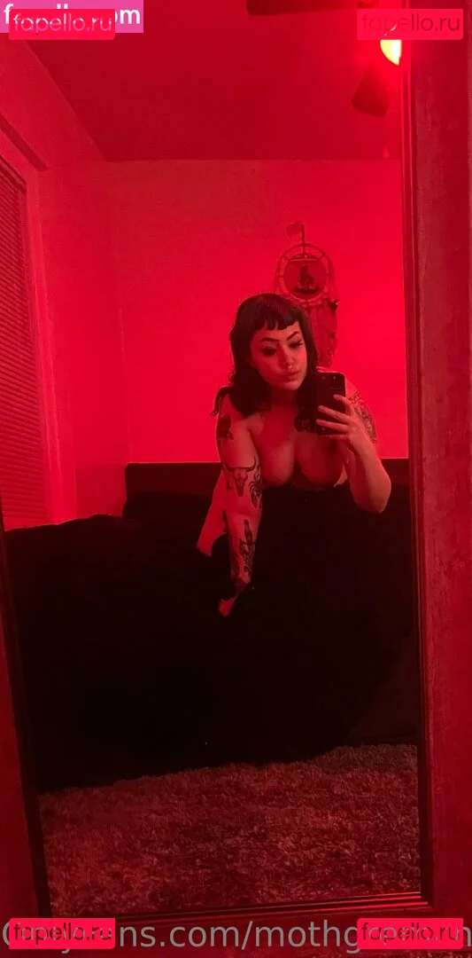 mothgremlin Onlyfans Photo Gallery 