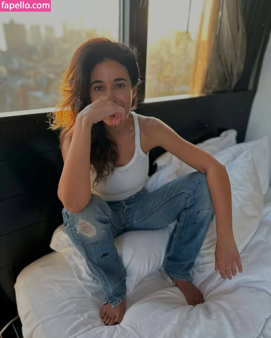 Emmanuelle Chriqui Onlyfans Photo Gallery 