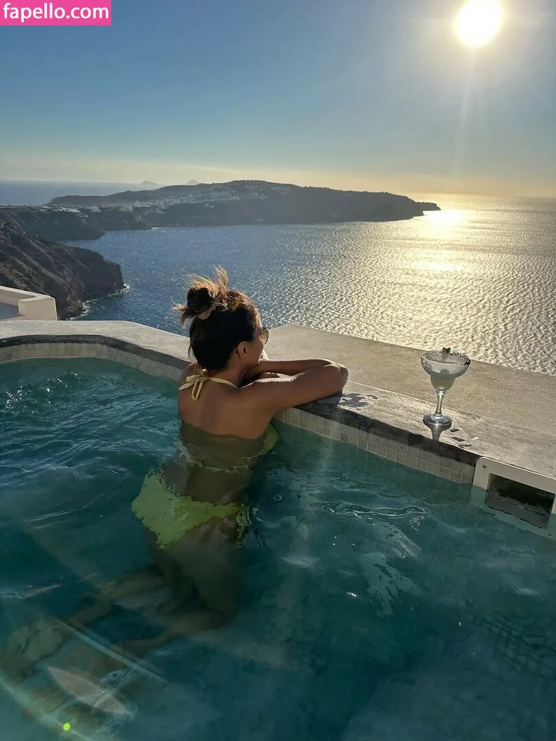 Emmanuelle Chriqui Onlyfans Photo Gallery 