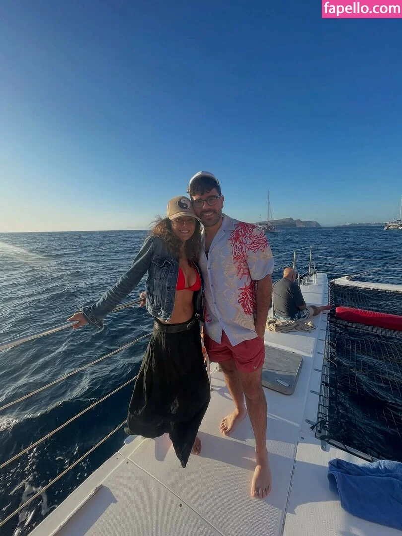 Emmanuelle Chriqui Onlyfans Photo Gallery 