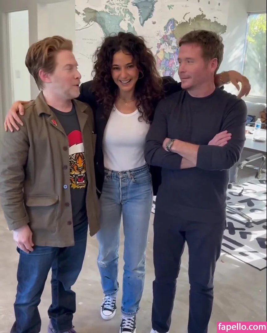 Emmanuelle Chriqui Onlyfans Photo Gallery 