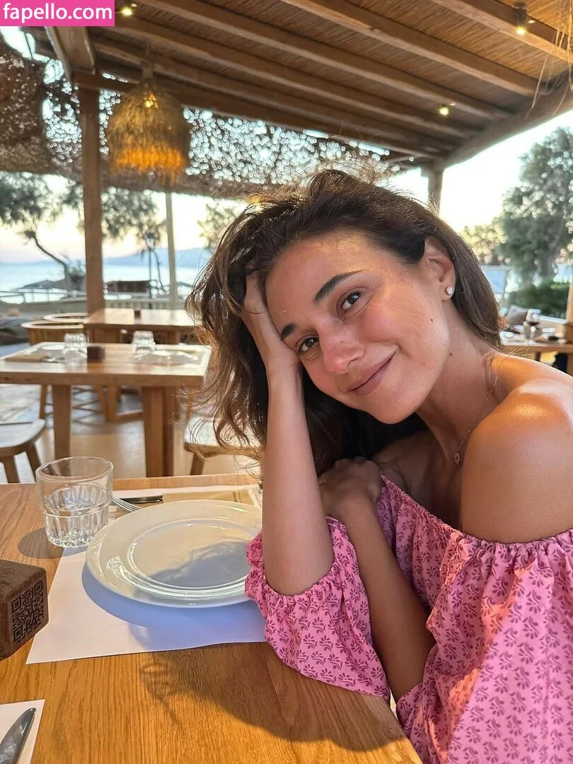 Emmanuelle Chriqui Onlyfans Photo Gallery 