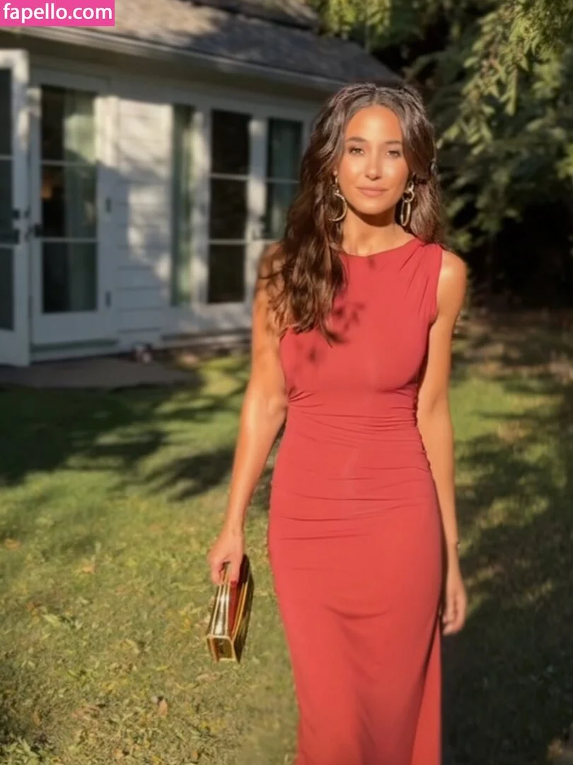 Emmanuelle Chriqui Onlyfans Photo Gallery 