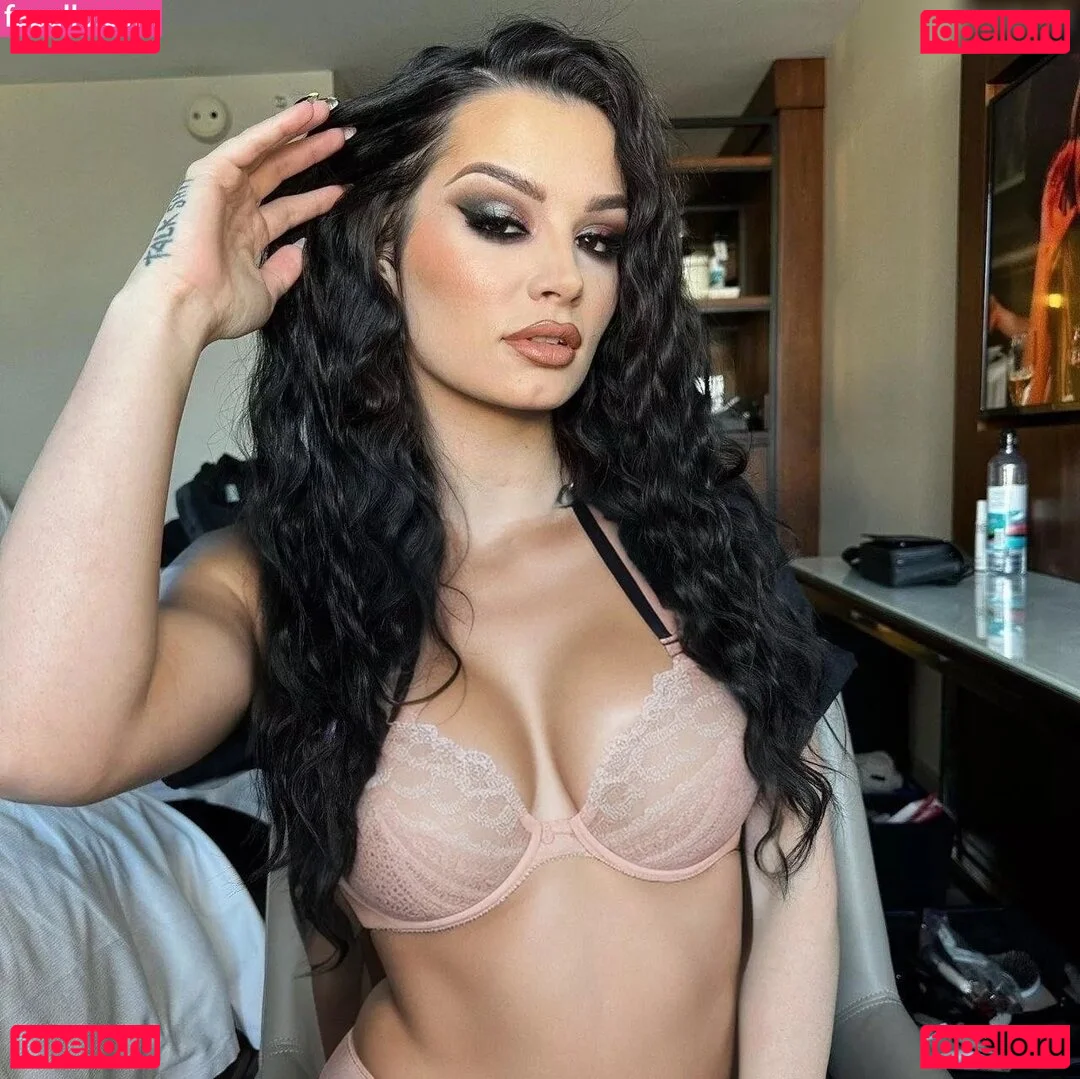 Saraya Onlyfans Photo Gallery 