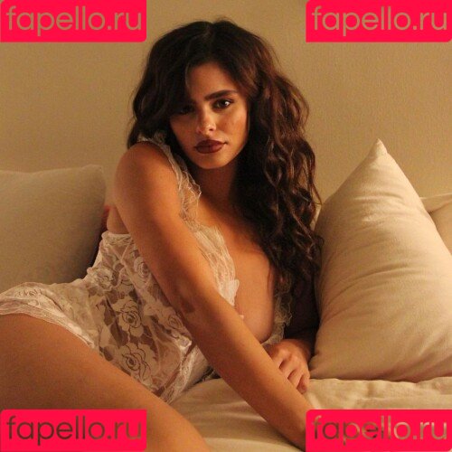 Jacquie Lee Onlyfans Photo Gallery 