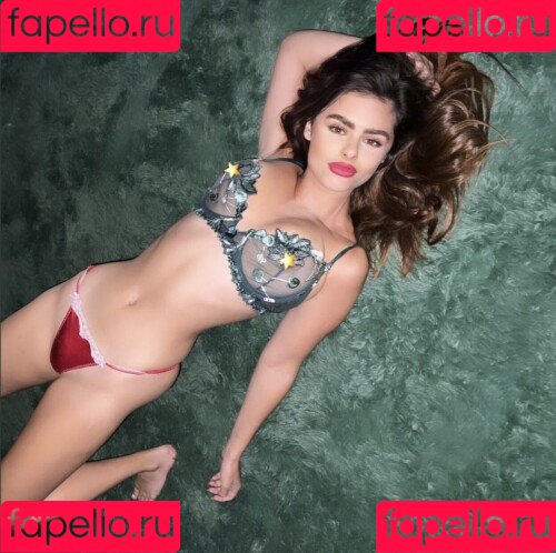 Jacquie Lee Onlyfans Photo Gallery 