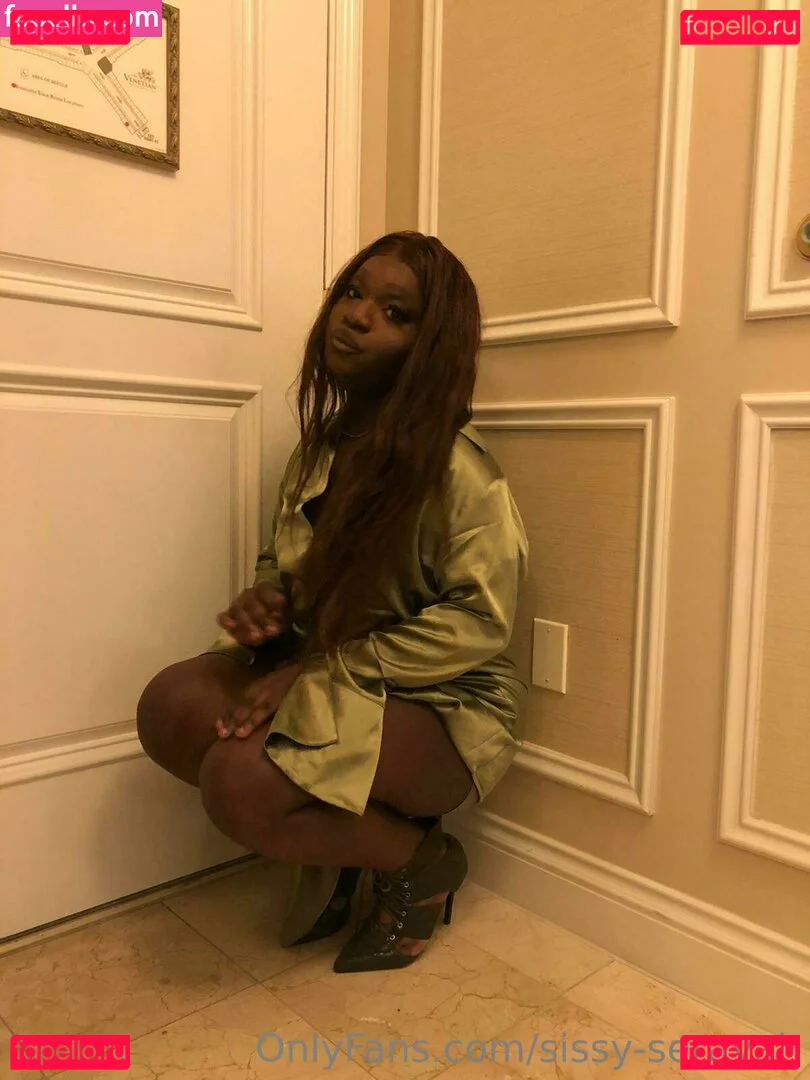 sissy-serayah Onlyfans Photo Gallery 