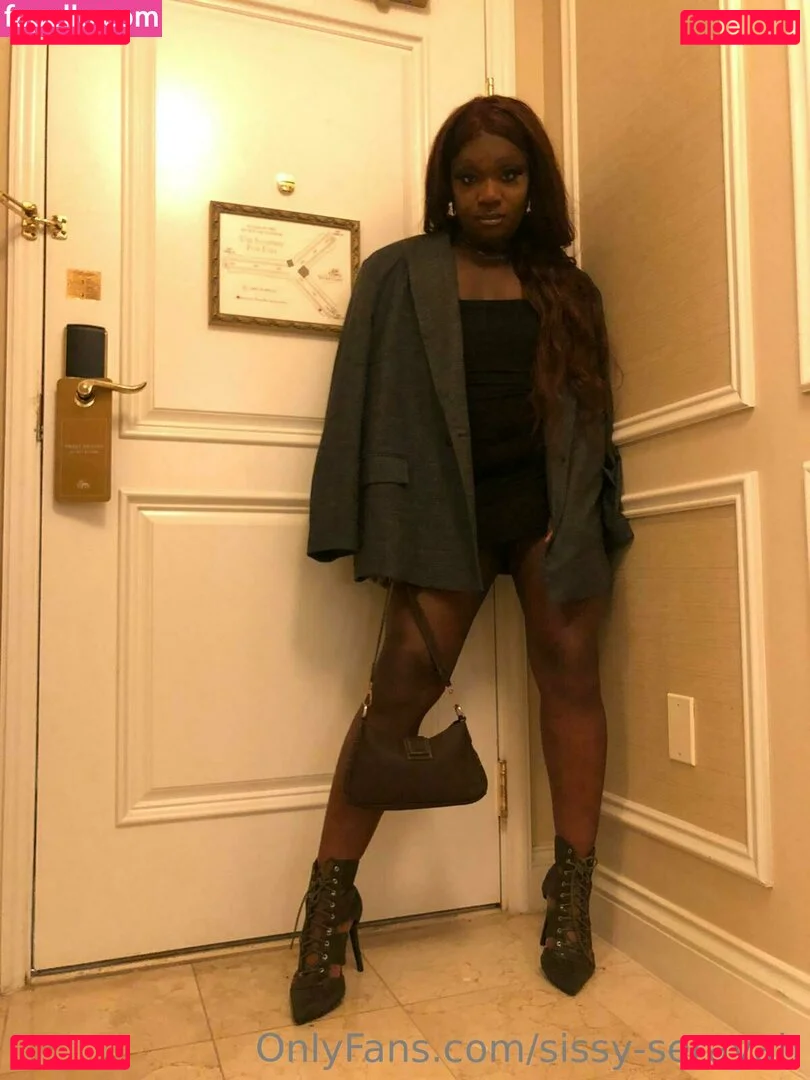 sissy-serayah Onlyfans Photo Gallery 