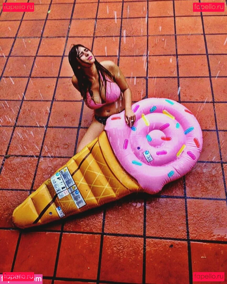 Meredithblake Onlyfans Photo Gallery 