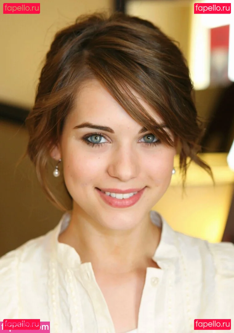 Lyndsy Fonseca Onlyfans Photo Gallery 
