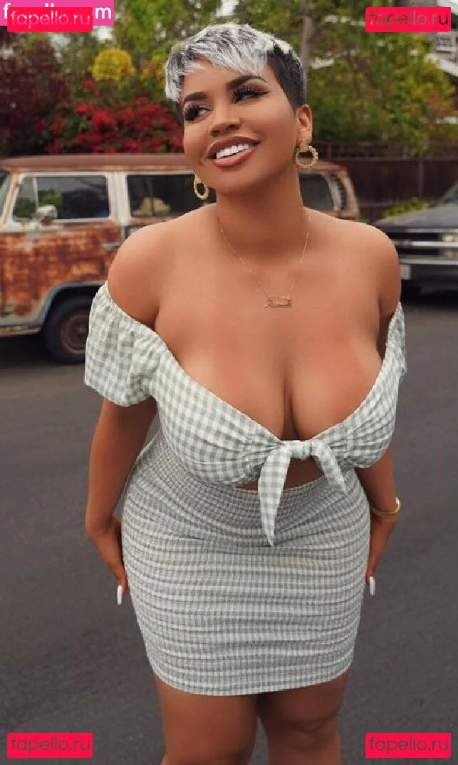 Stephmurves Onlyfans Photo Gallery 