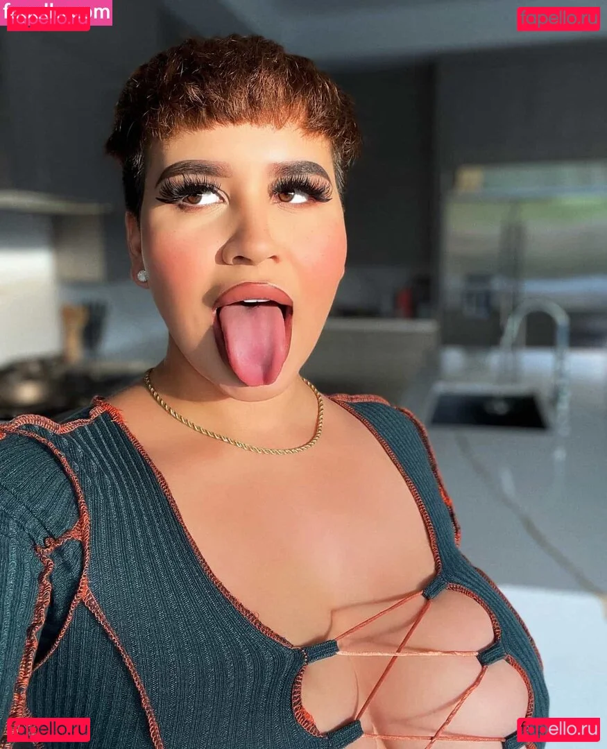 Stephmurves Onlyfans Photo Gallery 