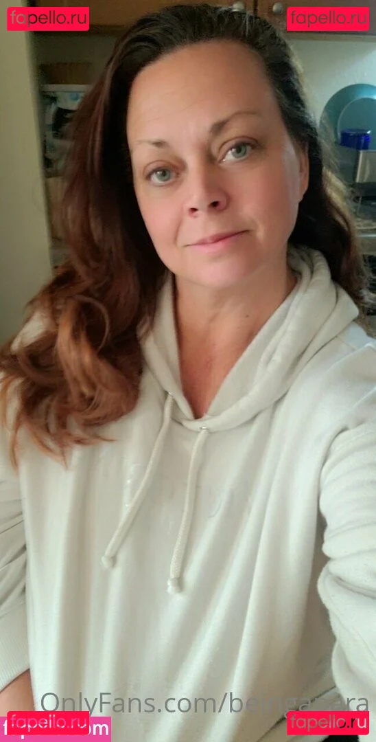 beingapara Onlyfans Photo Gallery 