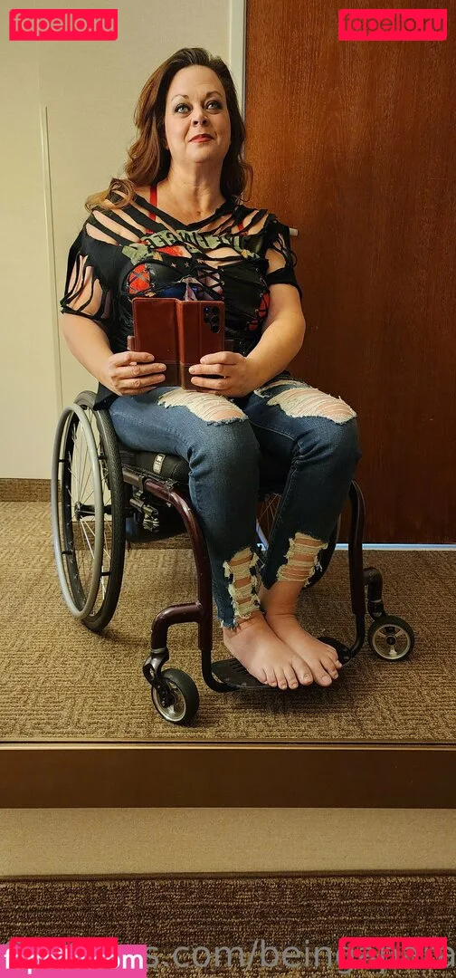 beingapara Onlyfans Photo Gallery 