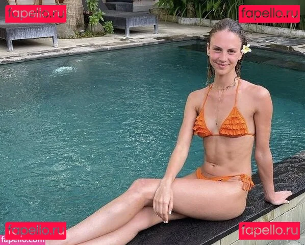 Simone Kowalski Onlyfans Photo Gallery 