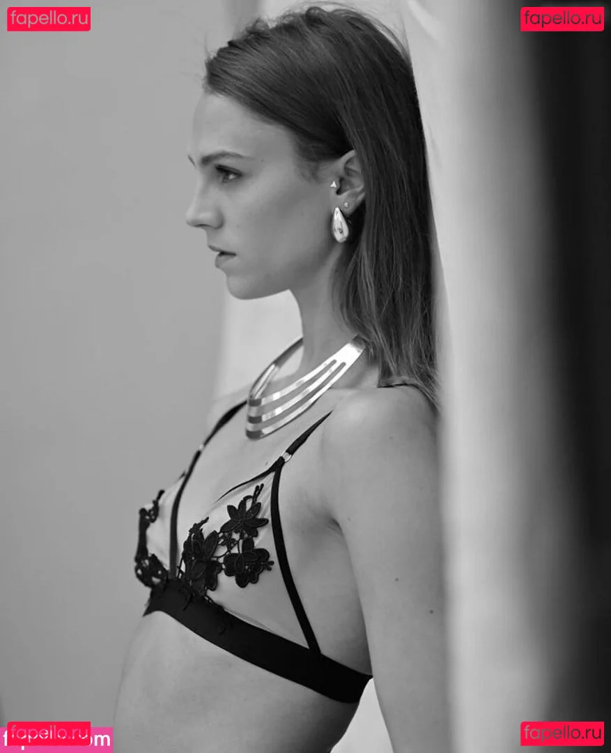 Simone Kowalski Onlyfans Photo Gallery 