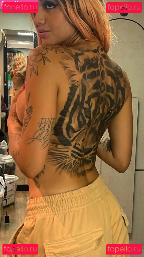 AZZY Onlyfans Photo Gallery 