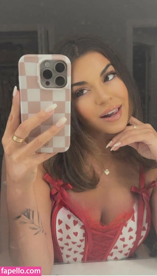 Steph Pappas Onlyfans Photo Gallery 