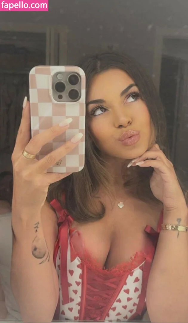 Steph Pappas Onlyfans Photo Gallery 