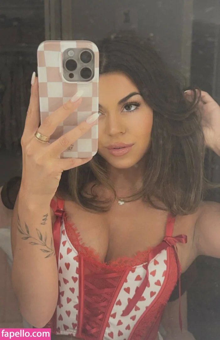 Steph Pappas Onlyfans Photo Gallery 