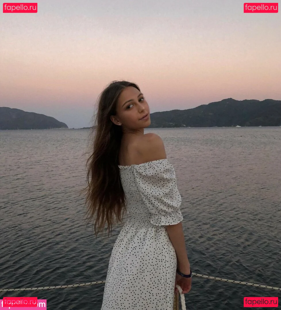 ImSarahisizzu Onlyfans Photo Gallery 