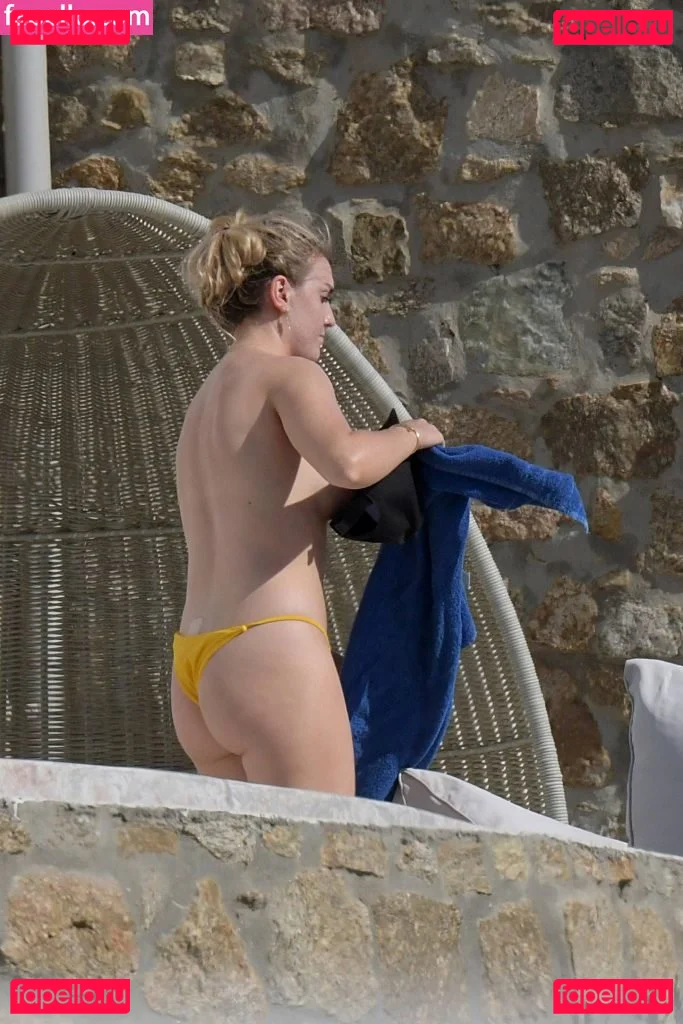 Perrie Edwards Onlyfans Photo Gallery 