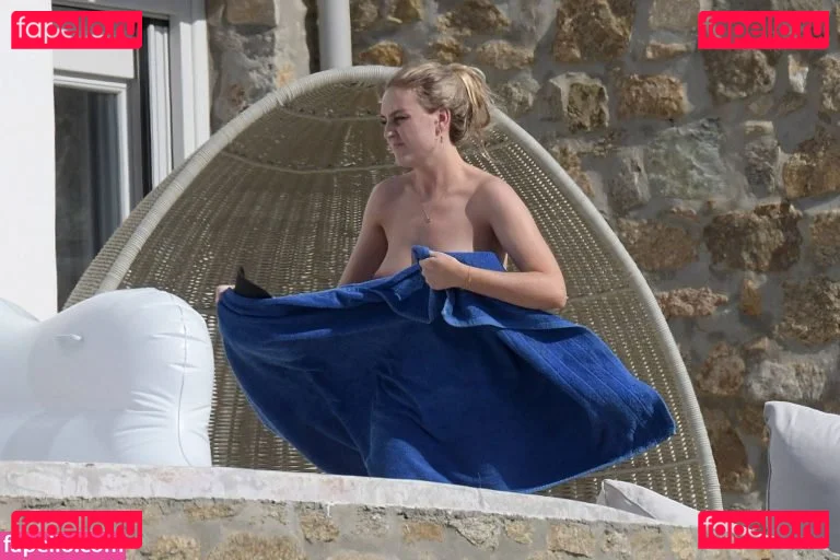 Perrie Edwards Onlyfans Photo Gallery 