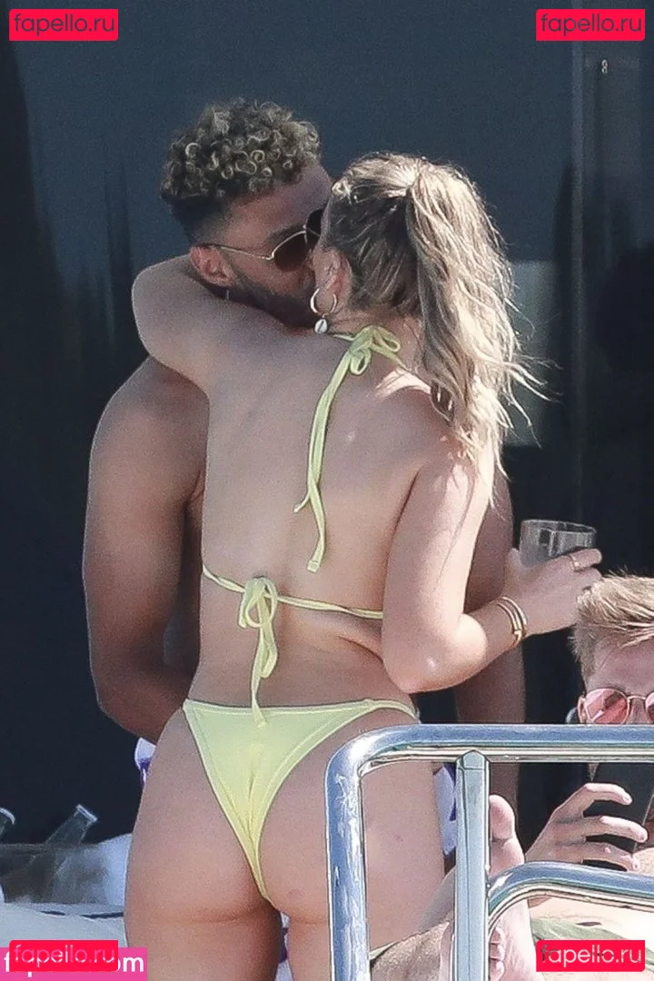 Perrie Edwards Onlyfans Photo Gallery 