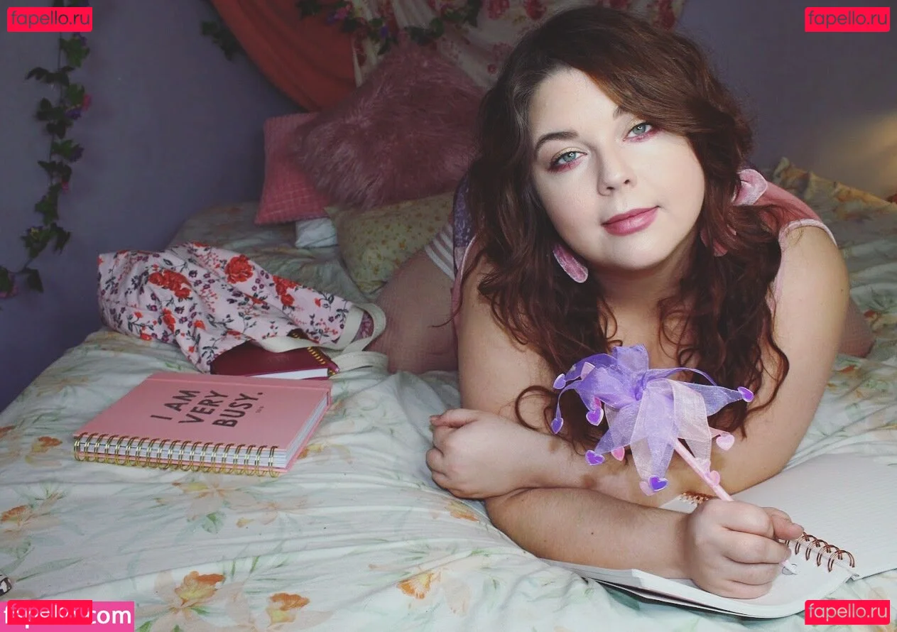 honeybuntv Onlyfans Photo Gallery 