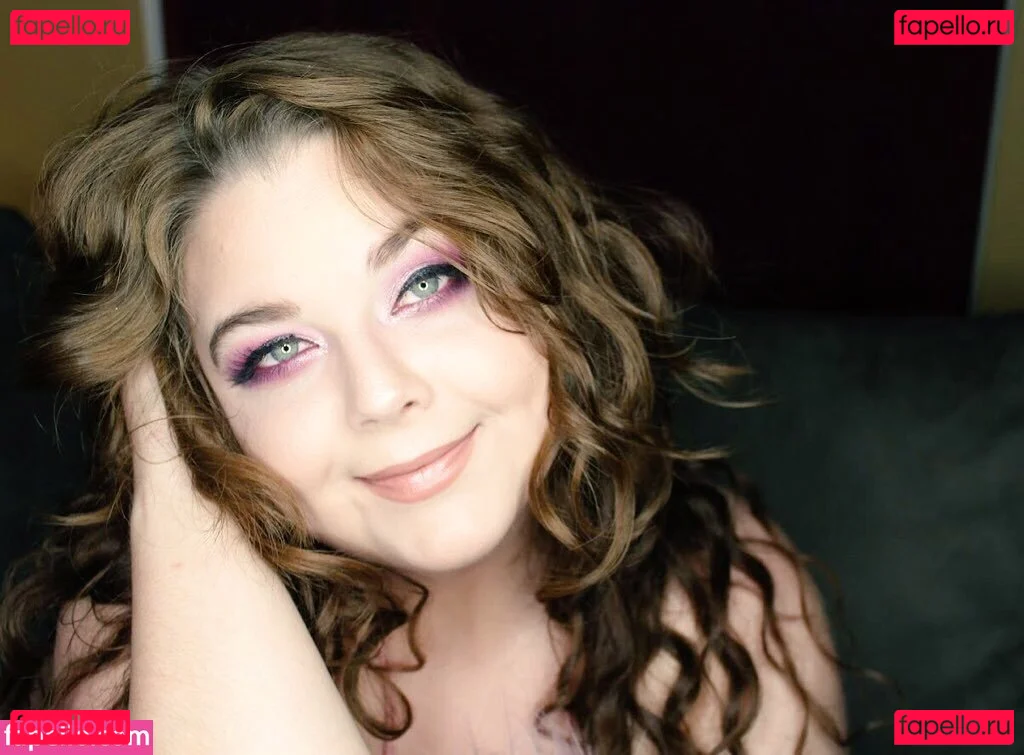 honeybuntv Onlyfans Photo Gallery 