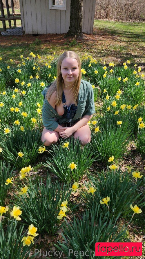 pluckypeaches Onlyfans Photo Gallery 