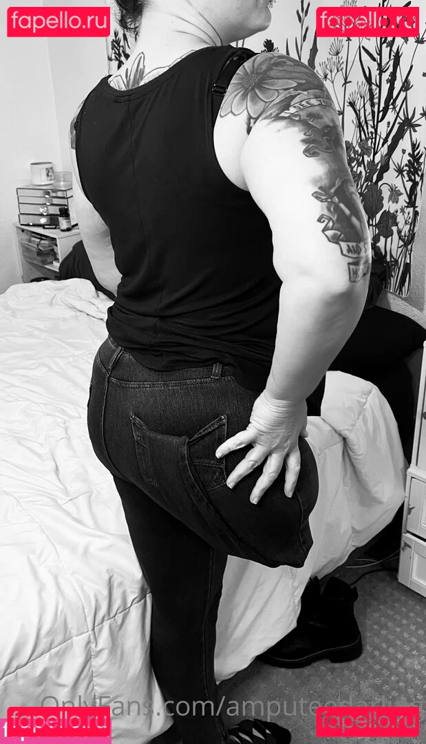 amputeedarling Onlyfans Photo Gallery 